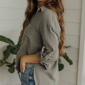 Neuflora Parrish Button-Down in Sage Green